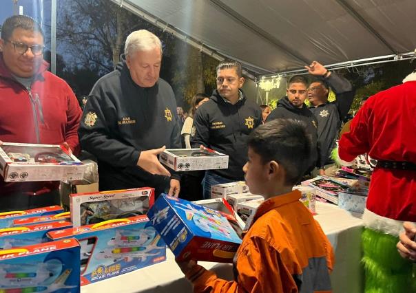 Realizan desfile navideño de la Comisaría de Seguridad de Saltillo